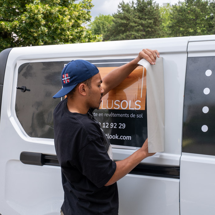 pose stickers lyon utilitaire evolusols